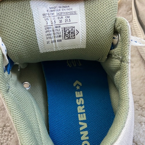 Boy slip on converse shoes - Picture 4 of 5